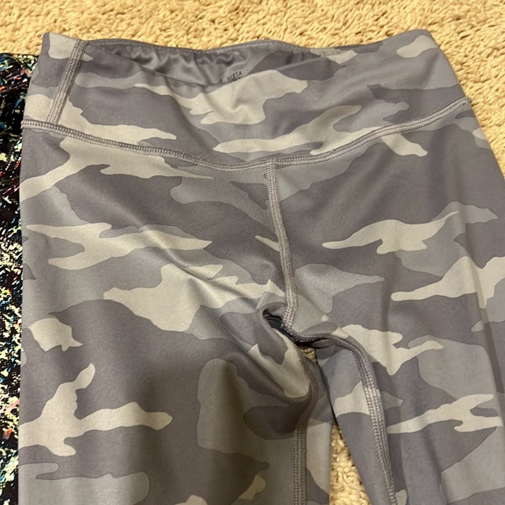 2 pair Athleta girl chit chat capri. Size Medium 8-10, excellent condition - Picture 3 of 5